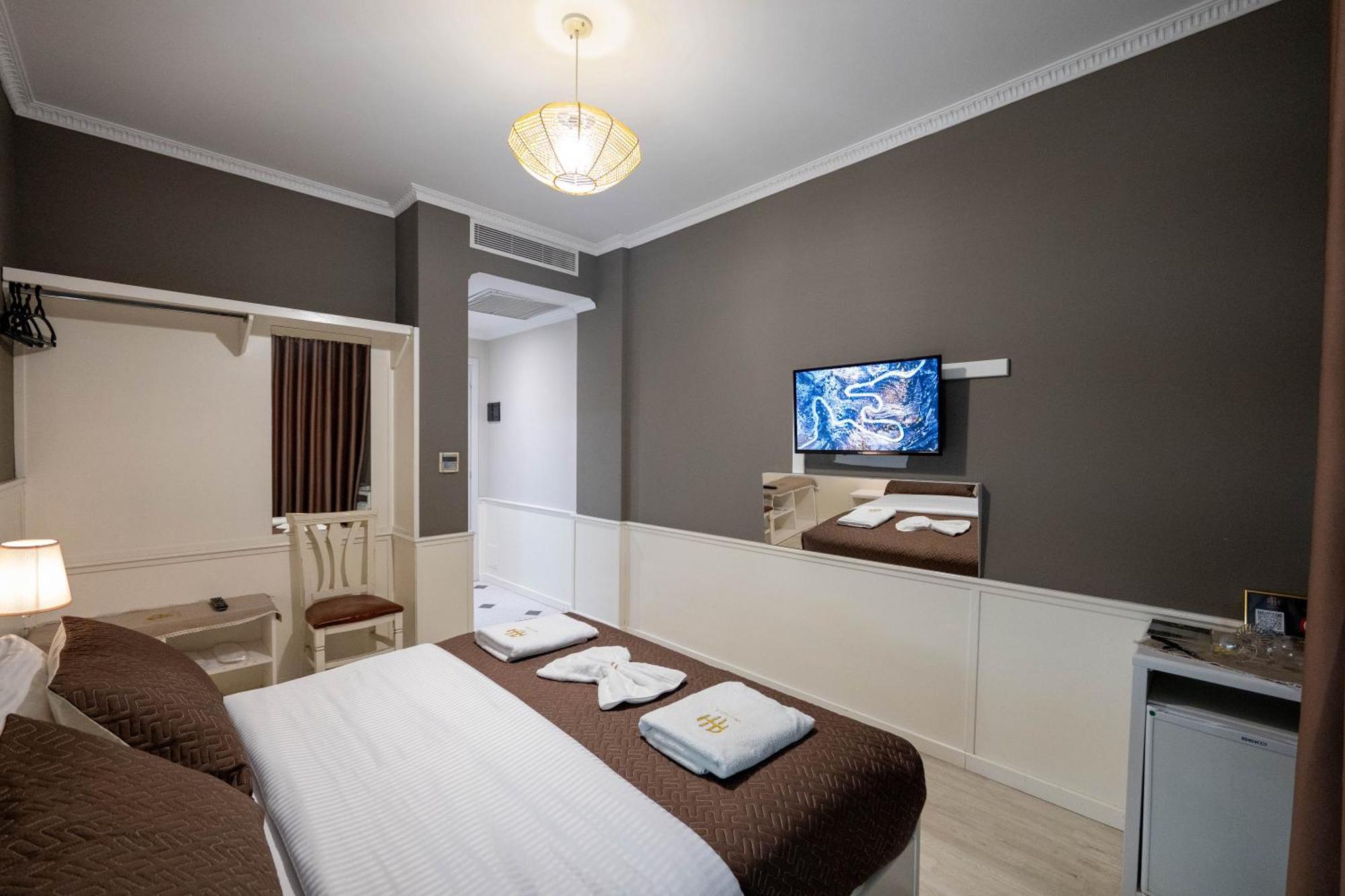 Hotel Aria ติรานา ภายนอก รูปภาพ